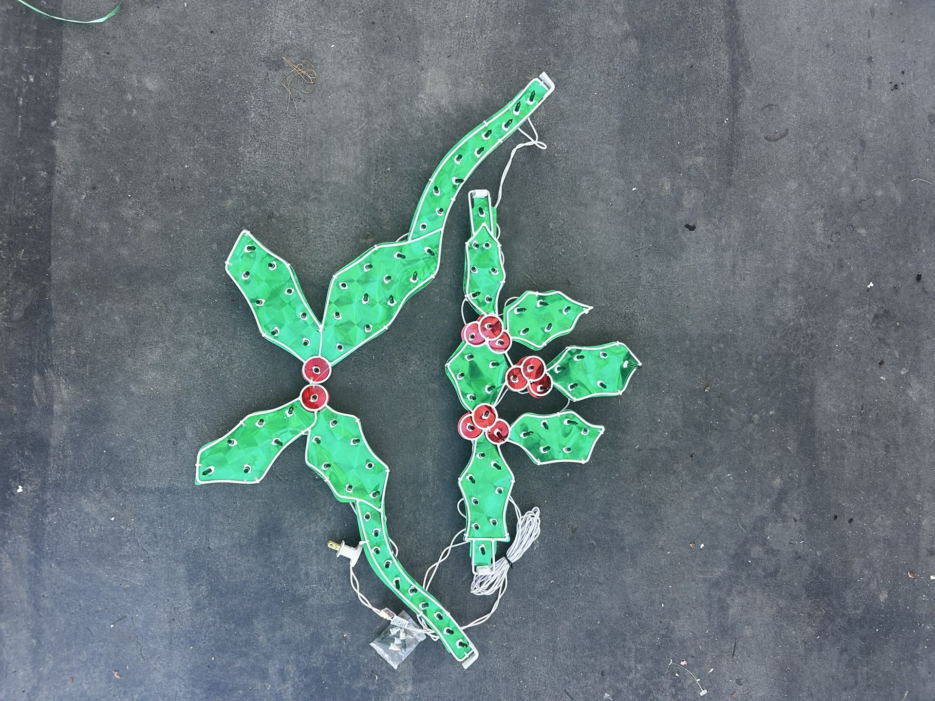 Vintage Holly Berry Light