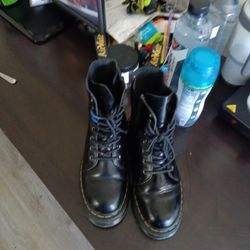 Dr.Martens, Air Cushion Sole Boots