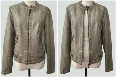 Lebby Collection faux leather jacket size S (missing hood)