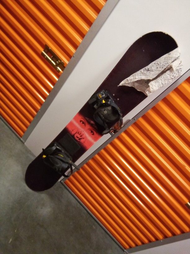 Sightings Snowboard + Liquid Lq2500 Bindings