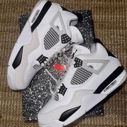 Jordan 4’s Military Black 