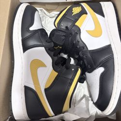 Black White And Yellow Jordan One 