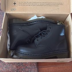 Dr martens 101 6 eye Boots Size 7