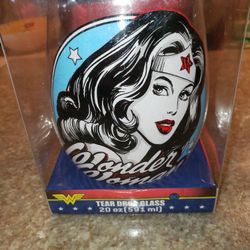 New Wonder Woman 20 oz. Tear DropWine Glass

