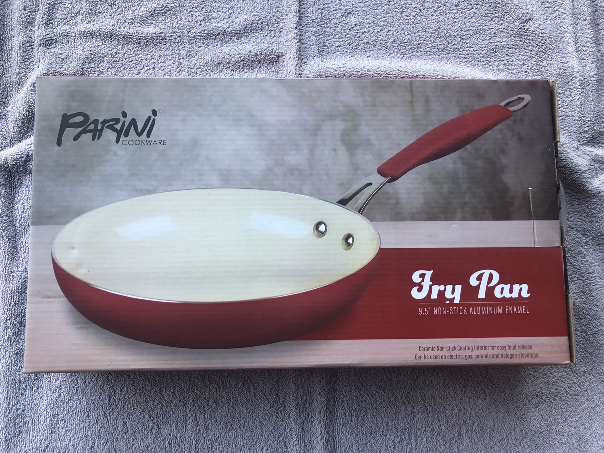 BRAND NEW UNOPENED Fry pan non stick