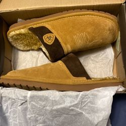 ARIAT slippers 