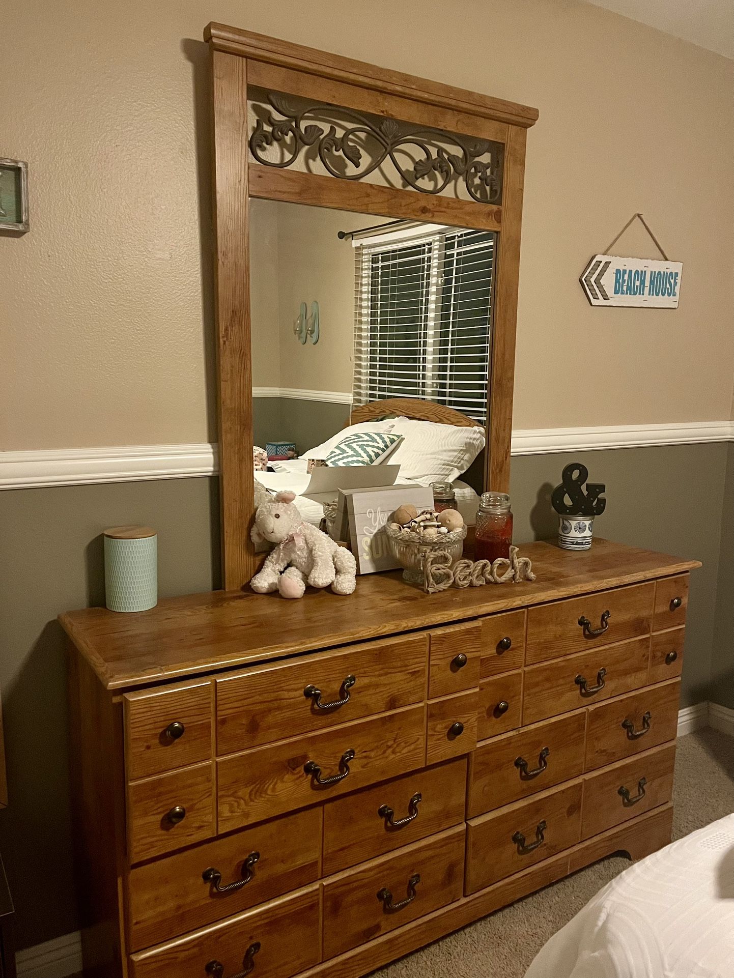 Solid Wood Dresser with Mirror – 12 Drawers