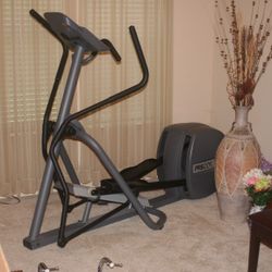(NEW PRICE) Precor Elliptical Crosstrainer (EFX 5.19)