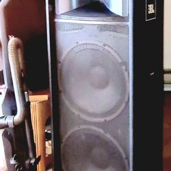 JBL TOWER WITH 2 X 15 IN. SPKRS