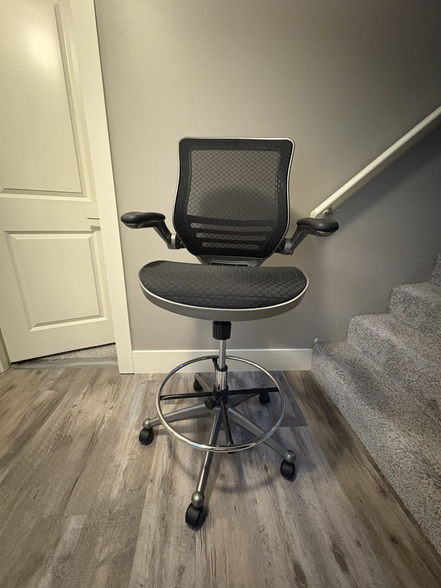 Mesh office chair/stool with Adjustable Seat, Armrest