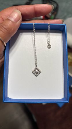 Helzberg Diamond Pendant with Silver Chain