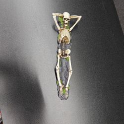Skeleton Style Fancy Incense Holder