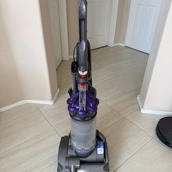 Dyson DC28 Air Muscle Vacuum