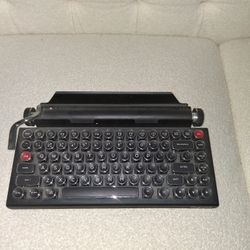 Retro Vintage Type Writter