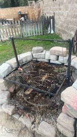 Santa Maria Style Bbq With Griddle Attachment