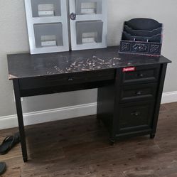 Desk & miscellaneous items