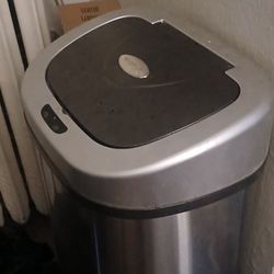 Automatic Trash Can 