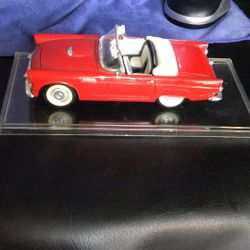 Collectible 1/24 Scale Die Cast 1955 Ford Thunder Bird 
