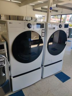 New
4.5 Cu. Ft. Stackable SMART Front Load Washer in White with Steam and TurboWash360 Technology