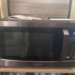 Toshiba Microwave Oven for sale – excellent condition!