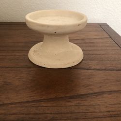 Pillar Holder