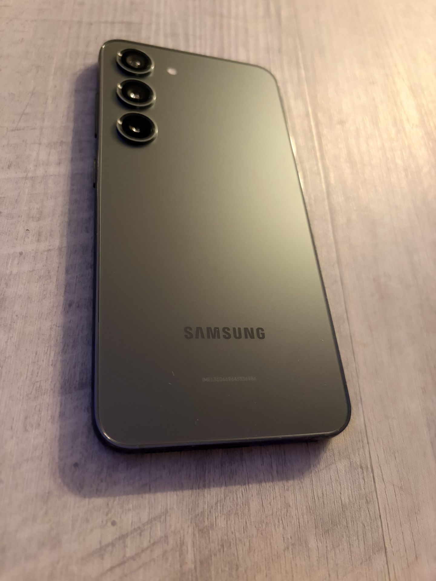 Like New Unlocked Samsung Galaxy S23 (Green) 128GB