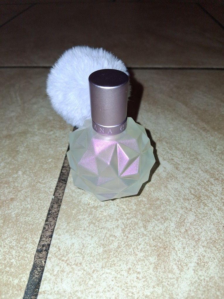 Ariana Grande Moonlight Perfume (30 Ml)