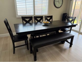 Dining Table Set for sale!