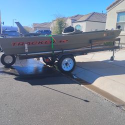 2024 Tracker 12'