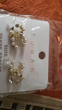 Earings gold and silver