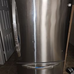 LG REFRIGERATOR 