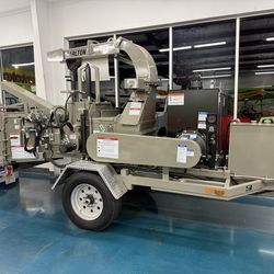 New Carlton wood chipper 12” model 1712