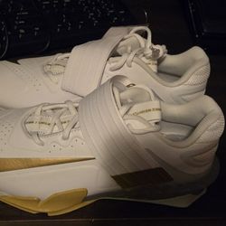 Nike Savaleos
Weightlifting Shoes Size 10 Men White And Gold