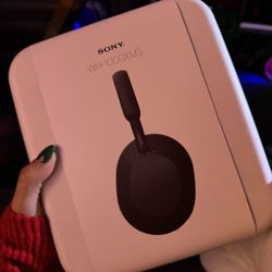 NEW Sony Headphones WH-1000XM5