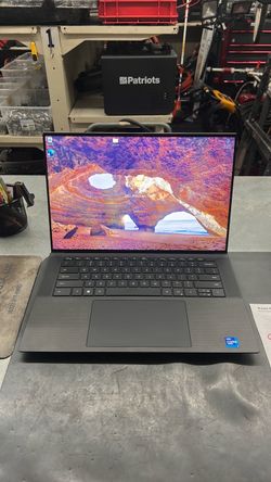 Dell Precision 5560 Laptop Computer