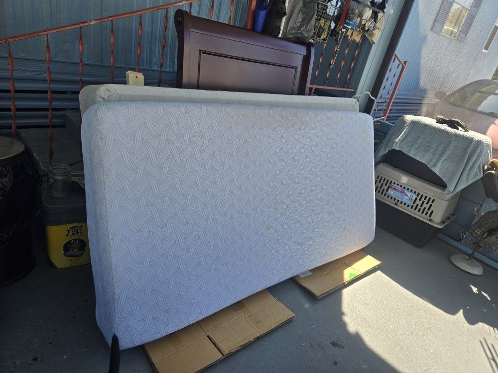 Cama Twin Mas Colchón/ Frame Bed and Mattres