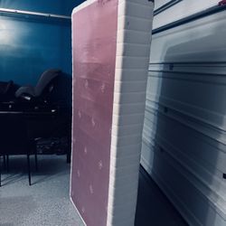 1 twin box springs good for small spaces