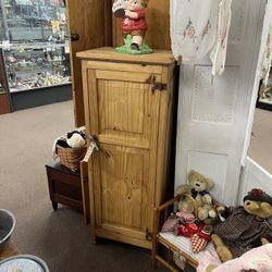 Farmhouse Cabinet w/ Shelves