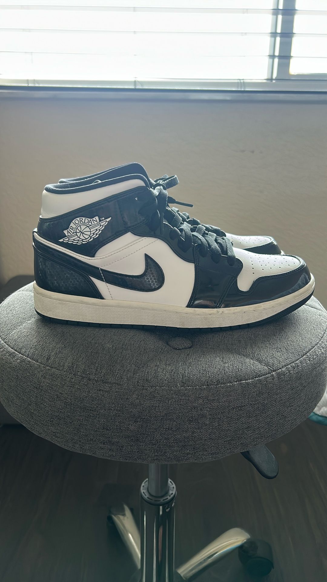 Air Jordan 1s Mid Carbon Fibers