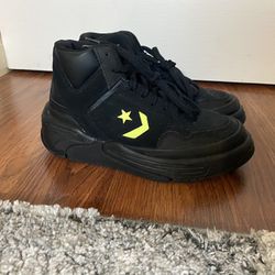 Converse Shoes Size 4 Men’s 