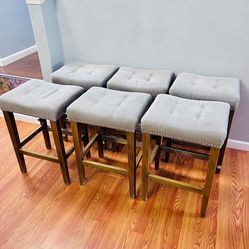 6 Bar Stools (high 26 Inch (great Condition $125 For All 