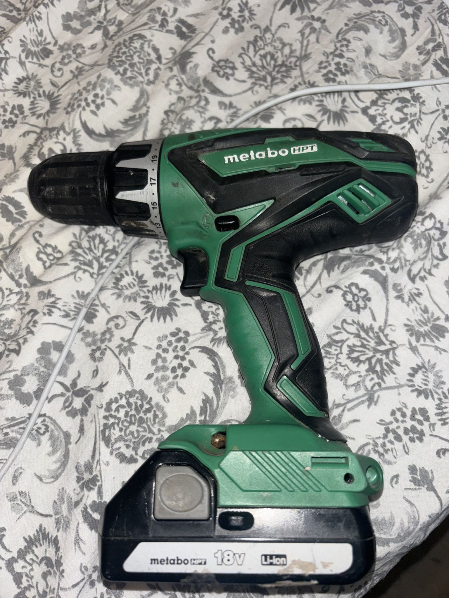 Power drill Discounted Rate ! With Battery No Bits.