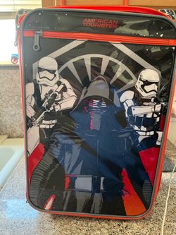 Star Wars travel suitcase with Star Wars label