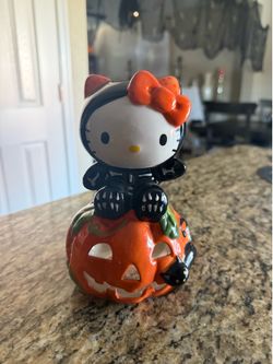 Hello kitty Halloween decor