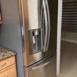 Refrigerator LG