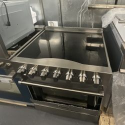 🔥 OPEN BOX NEW – Viking 3 Series 30” Electric Range (Stainless Steel) 🔥