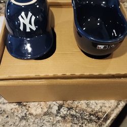 NY YANKEES MLB  Baseball helmet ice cream bowls