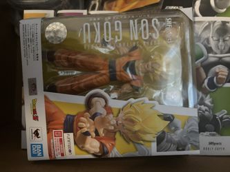 SSJ Goku S.H. Figure 