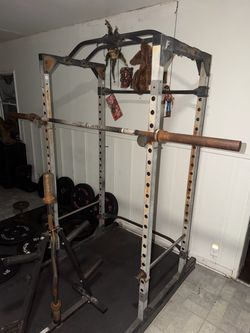 SQUAT RACK