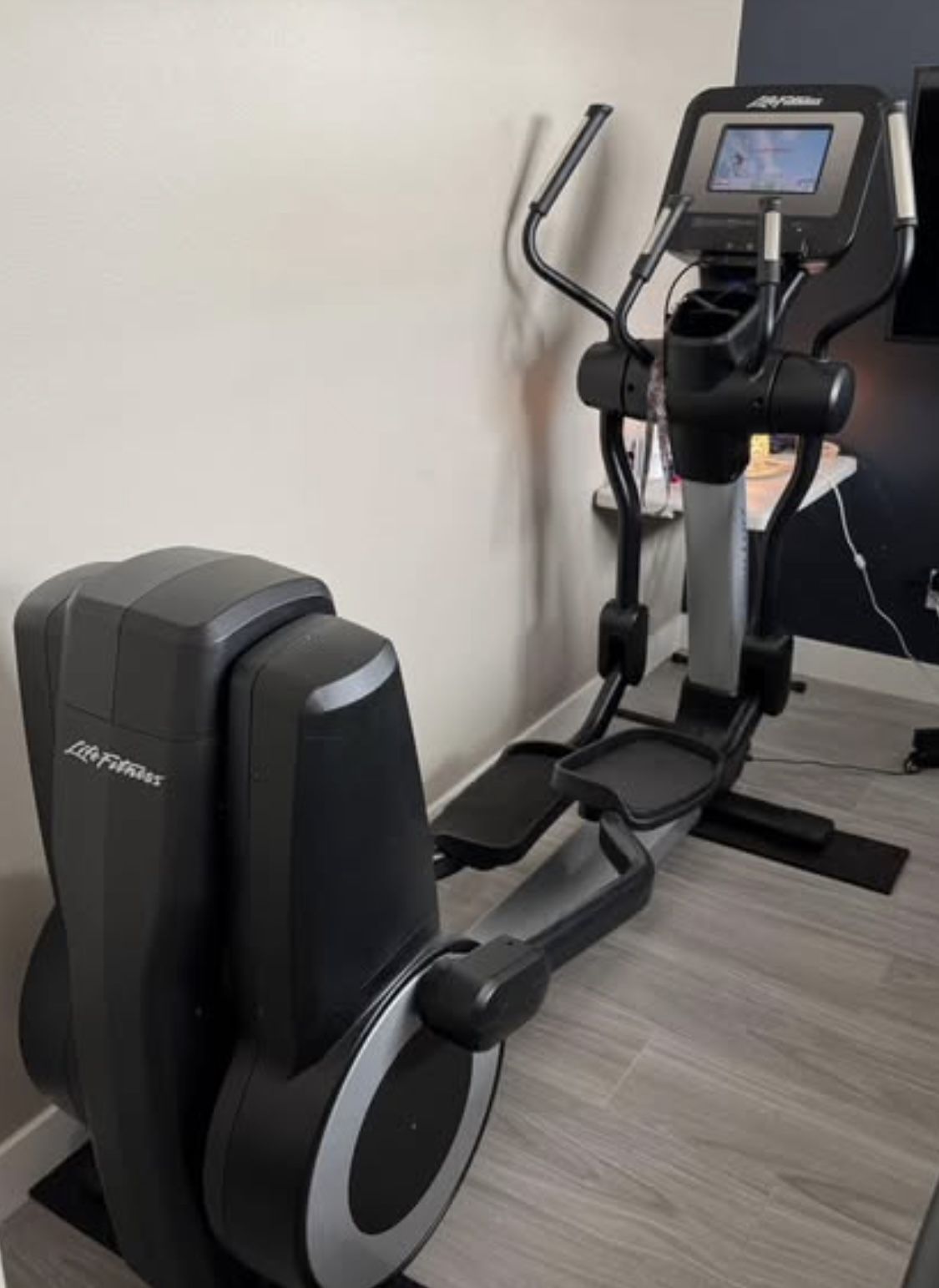 Life Fitness 95XS elliptical machine ($750 OBO)